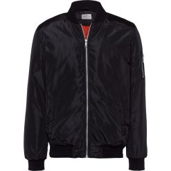 Kurtka w kolorze granatowym. Niebieskie płaszcze męskie Cross Jeans, m, bez wzorów, bez kaptura. W wyprzedaży za 122,95 zł.