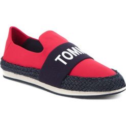 Espadryle TOMMY JEANS - Hybrid Slip On EN0EN00096 Tango Red 611. Czerwone tomsy damskie Tommy Jeans, z jeansu, na płaskiej podeszwie. W wyprzedaży za 249,00 zł.
