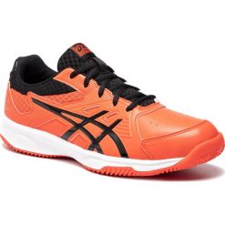 Buty ASICS - Court Slide Clay 1041A036 Cherry Tomato/Black 808. Pomarańczowe buty sportowe męskie marki Asics, ze skóry ekologicznej, bez zapięcia, tenisowe. Za 219,00 zł.