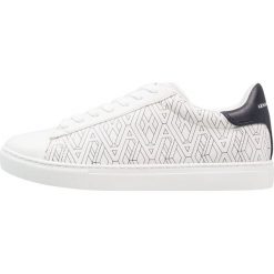 Trampki męskie: Armani Exchange GEOMETRIC TENNIS Tenisówki i Trampki white