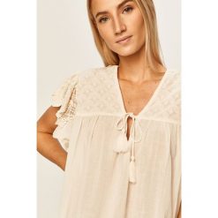 Pepe Jeans - Bluzka Elif. Różowe bluzki damskie Pepe Jeans, s, bez wzorów, z bawełny, bez kołnierzyka, z krótkim rękawem. W wyprzedaży za 259,90 zł.