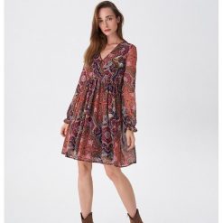 Sukienka z motywem paisley - Wielobarwny. Sukienki damskie House, s, bez wzorów, bez kołnierzyka, bez rękawów. Za 139,99 zł.