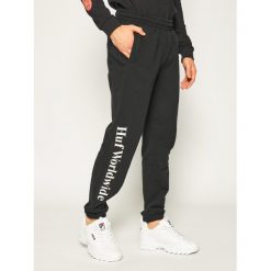 Spodnie dresowe HUF Essentials Fleece Pant PF00190. Czarne jeansy męskie HUF, xl, bez wzorów, z jeansu. W wyprzedaży za 219,00 zł.