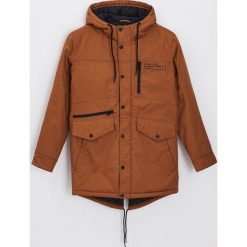 Parka z kapturem - Beżowy. Brązowe parki męskie Cropp, s, bez wzorów, z kapturem. Za 329,99 zł.