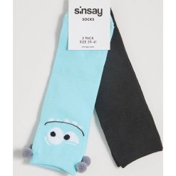 Skarpetki z aplikacją - Turkusowy. Niebieskie skarpetki damskie Sinsay, z aplikacjami. Za 9,99 zł.