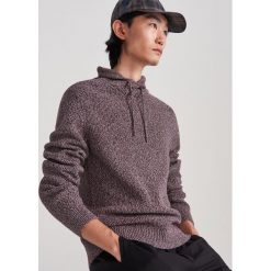 Melanżowy sweter z bawełny - Bordowy. Czerwone swetry męskie Reserved, s, bez wzorów, z bawełny, bez kołnierzyka, bez kaptura. Za 159,99 zł.