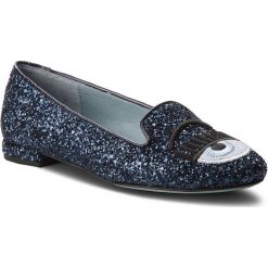Lordsy CHIARA FERRAGNI - 18AI-CF2004 Blue. Niebieskie mokasyny damskie marki Chiara Ferragni, z tworzywa sztucznego, na obcasie. W wyprzedaży za 559,00 zł.