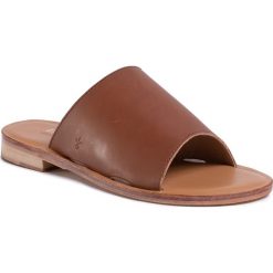 Klapki EMU AUSTRALIA - Minogue W12291 Tan. Pomarańczowe klapki damskie EMU Australia, bez wzorów, ze skóry, bez obcasa, na obcasie. Za 379,00 zł.