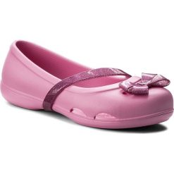 Baleriny CROCS - Lina Flat K 204028 Party Pink. Czerwone baleriny dziewczęce Crocs, z tworzywa sztucznego. Za 89,00 zł.