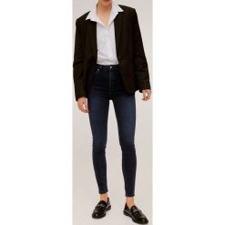 Mango - Jeansy Noa. Niebieskie jeansy damskie Mango, bez wzorów, z elastanu, z podwyższonym stanem. W wyprzedaży za 95,90 zł.