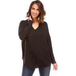 Sweter w kolorze czarnym. Czarne swetry damskie L'étoile du cachemire, bez wzorów, z kaszmiru, klasyczne, bez rękawów, bez kaptura. W wyprzedaży za 109,95 zł.