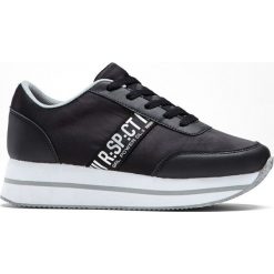 Sneakersy na podeszwie platformie bonprix czarny. Czarne buty sportowe damskie bonprix, bez wzorów, sportowe. Za 99,99 zł.
