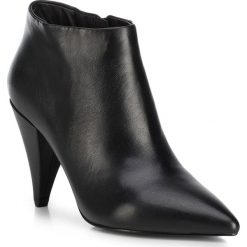 Buty damskie. Czarne botki damskie Wittchen, ze skóry, eleganckie, bez obcasa, na obcasie, bez zapięcia. Za 499,90 zł.