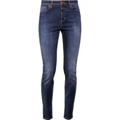 CLOSED LIZZY Jeansy Slim Fit blue satin denim power. Niebieskie jeansy damskie CLOSED, bez wzorów, z elastanu. Za 749,00 zł.