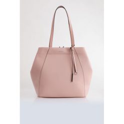 Torebka typu shopper. Szare torby damskie na zakupy Monnari, bez wzorów, ze skóry, małe, bez dodatków. Za 99,60 zł.