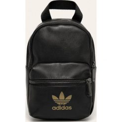Adidas Originals - Plecak. Czarne plecaki damskie adidas Originals, bez wzorów, z poliesteru. W wyprzedaży za 149,90 zł.