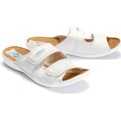 ADANEX DIK4 DIANA 17659 BI/BI.L biały, kapcie, klapki damskie. Białe kapcie damskie Adanex, bez wzorów, bez obcasa. Za 66,99 zł.