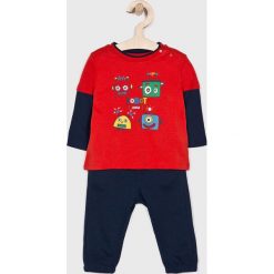Blukids - Dres dziecięcy 68-98 cm. Czerwone spodnie chłopięce Blukids, z nadrukiem, z bawełny, długie. W wyprzedaży za 37,90 zł.