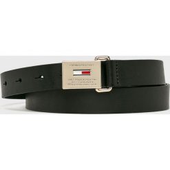 Tommy Jeans - Pasek skórzany. Czarne paski damskie Tommy Jeans, w paski, z jeansu. W wyprzedaży za 129,90 zł.