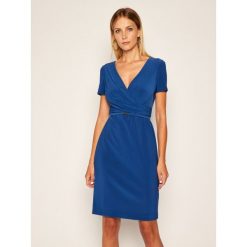 Sukienka koktajlowa Lauren Ralph Lauren Alexie 250785864003. Niebieskie sukienki damskie Lauren Ralph Lauren, bez wzorów, wizytowe, bez kołnierzyka, bez rękawów. Za 749,00 zł.