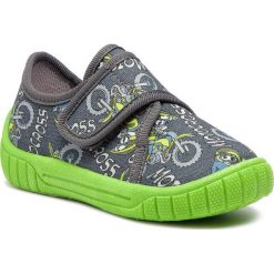 Kapcie SUPERFIT - 4-00279-21 M Grau. Szare sandały chłopięce Superfit, z tworzywa sztucznego, bez zapięcia. Za 89,00 zł.