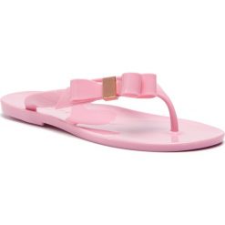 Japonki TED BAKER - Suszie 9-18180 Smoothie Pink. Różowe klapki damskie Ted Baker, bez wzorów, z tworzywa sztucznego, bez obcasa, na obcasie. W wyprzedaży za 209,00 zł.