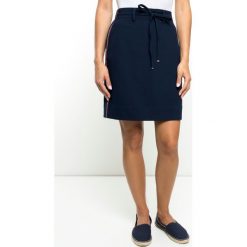 Spódnica mini TOMMY HILFIGER Paloma WW0WW25639. Niebieskie spódniczki damskie TOMMY HILFIGER, bez wzorów, z poliesteru, mini. W wyprzedaży za 349,00 zł.