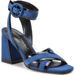 Sandały BRUNO PREMI - Comoscio + Vernice W1002X Mare/Nero. Niebieskie klapki damskie Bruno Premi, bez wzorów, ze skóry, bez obcasa, na obcasie. W wyprzedaży za 339,00 zł.