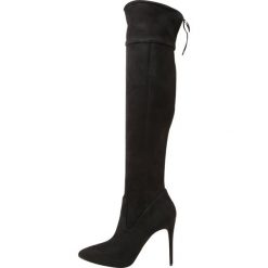 MICHAEL Michael Kors JAMIE Kozaki na obcasie black. Czarne buty zimowe damskie marki MICHAEL Michael Kors, z gumy, przed kolano, na wysokim obcasie. W wyprzedaży za 869,25 zł.