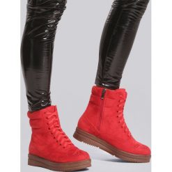 Czerwone Botki Iron Woman. Czerwone botki damskie vices, za kostkę, bez obcasa, na płaskiej podeszwie, na sznurówki. Za 79,99 zł.