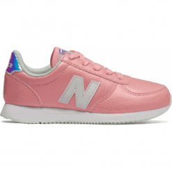 New Balance YC220M1. Różowe buty dziewczęce sportowe New Balance, na lato, bez wzorów, z materiału, bez zapięcia. Za 249,99 zł.
