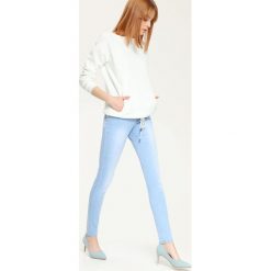 Spodnie długie damskie. Niebieskie spodnie damskie DRYWASH, xs, z jeansu. W wyprzedaży za 49,99 zł.