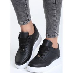 Czarne Buty Sportowe Hearthens. Czarne buty sportowe damskie Born2be, z materiału. Za 59,99 zł.
