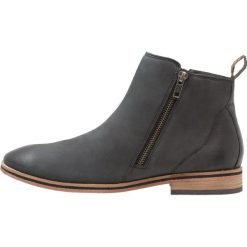 Buty zimowe męskie: Superdry TRENTON ZIP BOOT Botki carbon black