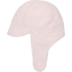 Czapka polarowa w kolorze jasnoróżowym. Różowe czapeczki niemowlęce Benetton Kids, bez wzorów, z polaru. W wyprzedaży za 37,95 zł.