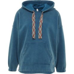 Free People CHILL OUT Bluza z kapturem blue. Niebieskie bluzy damskie z kapturem marki Free People, m, bez wzorów, z bawełny, bez rękawów. Za 369,00 zł.