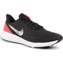 Buty NIKE - Revolution 5 BQ3204 003 Black/Anthracite. Czarne buty sportowe męskie Nike, z tworzywa sztucznego, bez zapięcia, do biegania, nike revolution. Za 229,00 zł.