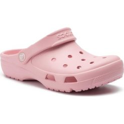 Klapki basenowe CROCS 204151-606. Różowe klapki damskie Crocs, bez wzorów, z tworzywa sztucznego, bez obcasa. Za 109,99 zł.