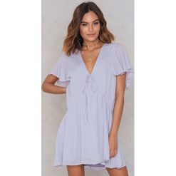 Sukienki: English Factory Sukienka bez rękawów z falbanami – Purple