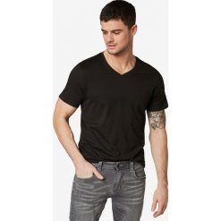 Tom Tailor Koszulka Czarny. Czarne podkoszulki męskie Tom Tailor, s, bez wzorów, z bawełny, bez kołnierzyka, z krótkim rękawem, krótkie. Za 75,95 zł.
