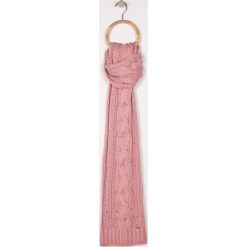 Guess Jeans - Szalik. Różowe szaliki damskie Guess Jeans, z dzianiny. Za 199,90 zł.