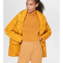 Pikowana kurtka oversize - Żółty. Żółte kurtki damskie Mohito, bez wzorów, bez kaptura. Za 229,99 zł.