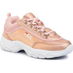 Sneakersy FILA - Strada M Low Wmn 1010767.71M Lotus. Różowe półbuty damskie Fila, ze skóry ekologicznej. W wyprzedaży za 269,00 zł.