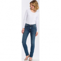 Dżinsy "Anya" - Slim fit - w kolorze niebieskim. Niebieskie spodnie z wysokim stanem marki Cross Jeans, z aplikacjami. W wyprzedaży za 136,95 zł.