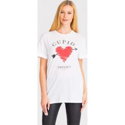 T-SHIRT TWINSET. Białe t-shirty damskie Twinset, s, z nadrukiem, z okrągłym kołnierzem. Za 154,50 zł.