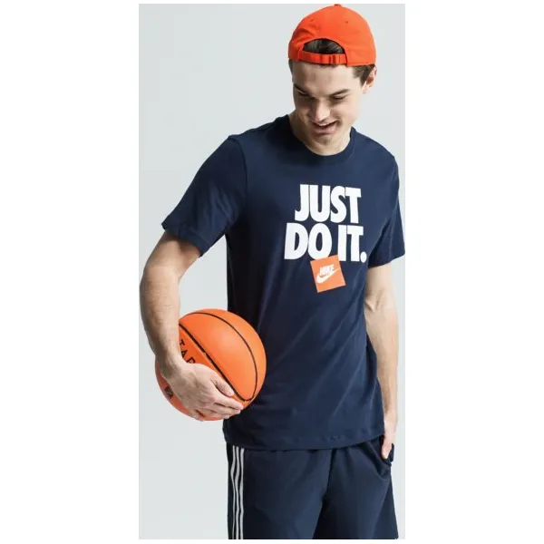 Nike Koszulka Ss M Nsw Tee Hbr 3 , granatowy, rozmiar L. Niebieskie koszulki męskie Nike, m, bez wzorów, z bawełny, z klasycznym kołnierzykiem, bez rękawów. W wyprzedaży za 79,99 zł.