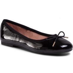 Baleriny TAMARIS - 1-22101-24 Black Patent 018. Czarne baleriny damskie Tamaris, bez wzorów, ze skóry ekologicznej, klasyczne, bez obcasa, na płaskiej podeszwie, bez zapięcia. W wyprzedaży za 99,00 zł.