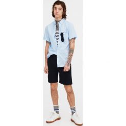 Bermudy jogging basic. Czarne spodenki i szorty męskie Pull&Bear, m, bez wzorów. Za 59,90 zł.
