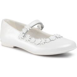 Półbuty PRIMIGI - 5437000 M Bianco. Białe buty dziewczęce komunijne Primigi, bez zapięcia. W wyprzedaży za 189,00 zł.
