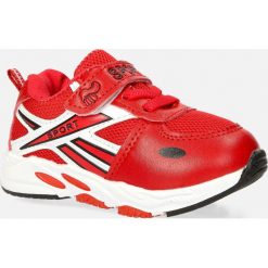 Czerwone buty sportowe na rzep casu 20p15/m. Czerwone buty dziewczęce sportowe Casu, bez wzorów, bez zapięcia. Za 39,99 zł.
